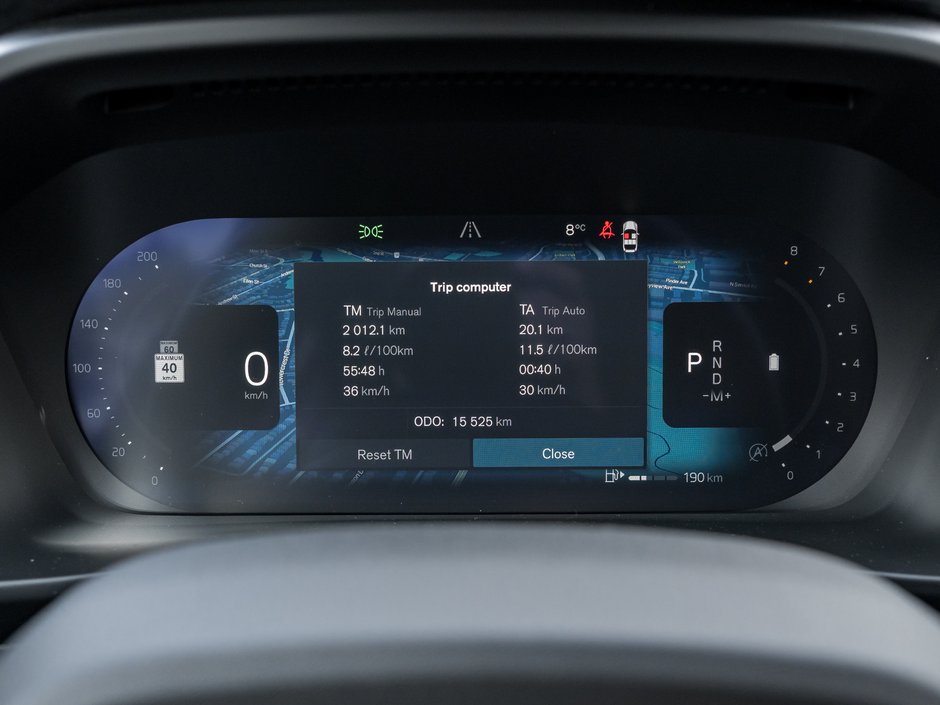 2025 Volvo XC40 B5 AWD Core  CPO FINANCE RATE 3.49%(24M)-4%*(84M)-8