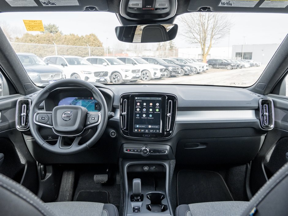 2025 Volvo XC40 B5 AWD Core  CPO FINANCE RATE 3.49%(24M)-4%*(84M)-22