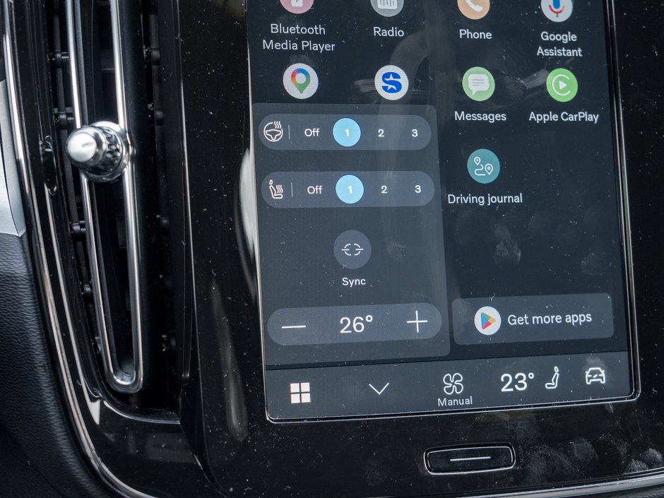 2025 Volvo XC40 B5 AWD Core  CPO FINANCE RATE 3.49%(24M)-4%*(84M)-18