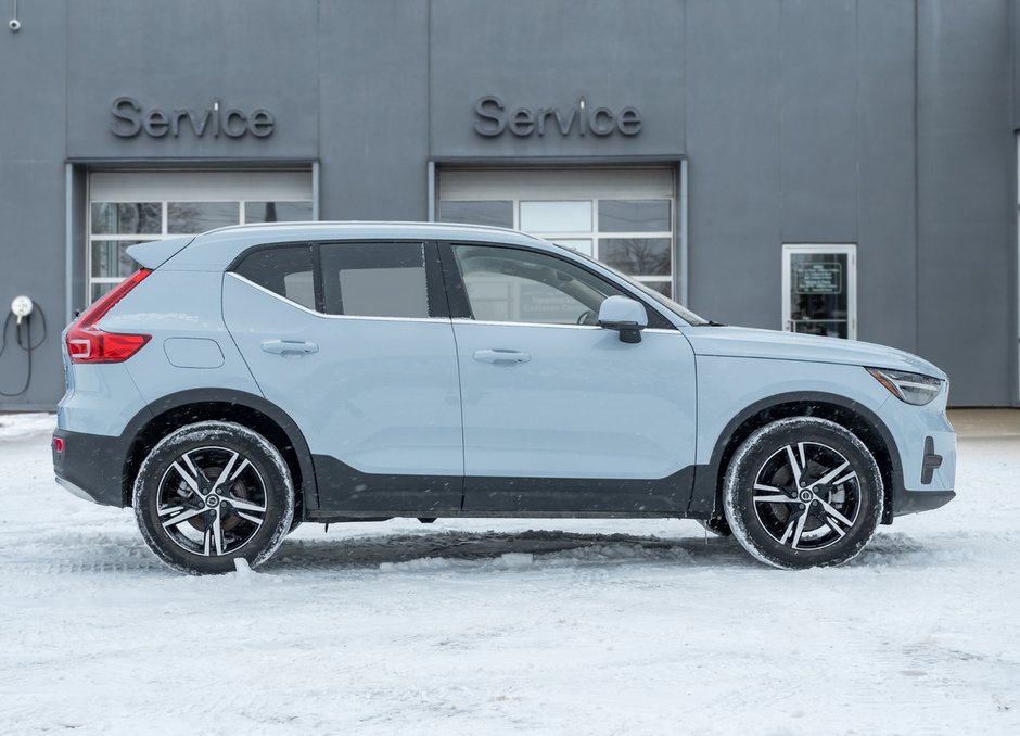 2025 Volvo XC40 B5 AWD Core  CPO FINANCE RATE 3.49%(24M)-4%*(84M)-2