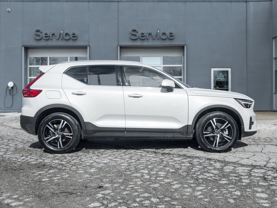 Volvo XC40 B5 AWD Core  CPO FINANCE RATE FROM 3.49%* 2025-4