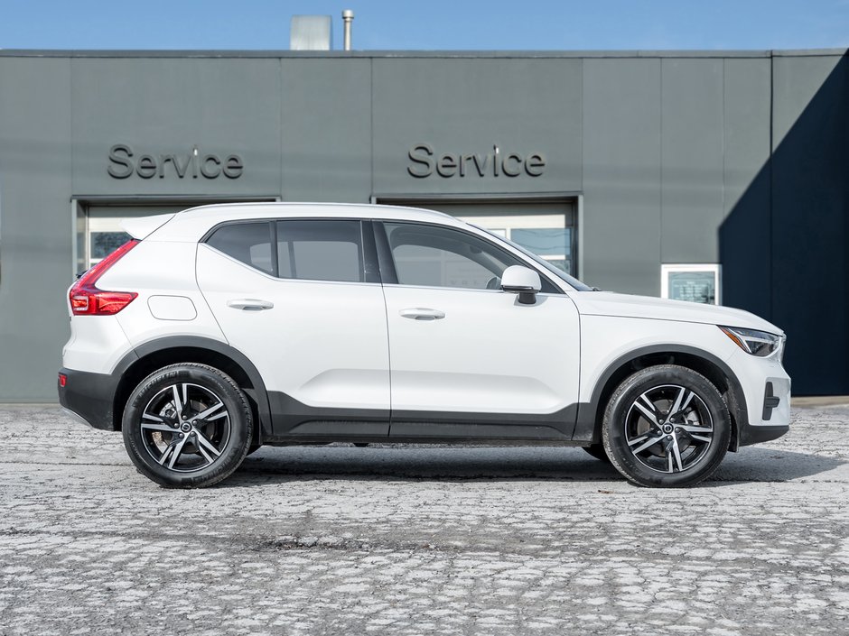 Volvo XC40 B5 AWD Core  CPO FINANCE RATE FROM 3.49%* 2025-4