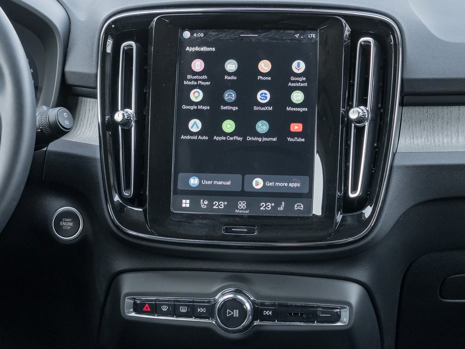 Volvo XC40 B5 AWD Core  CPO FINANCE RATE FROM 3.49%* 2025-23