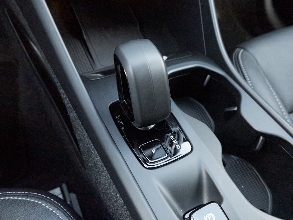 Volvo XC40 B5 AWD Core  CPO FINANCE RATE FROM 3.49%* 2025-15