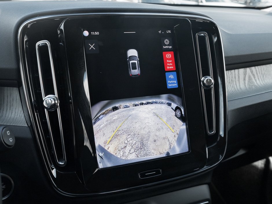 Volvo XC40 B5 AWD Core  CPO FINANCE RATE FROM 3.49%* 2025-12