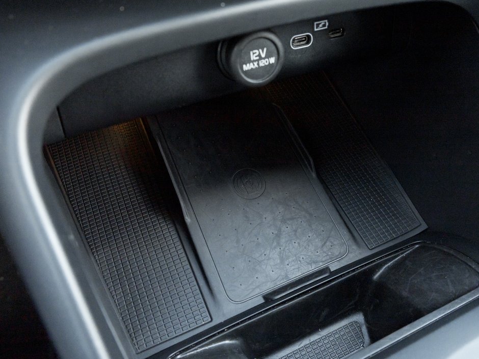 Volvo XC40 B5 AWD Core  CPO FINANCE RATE FROM 3.49%* 2025-16