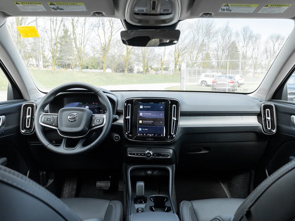 2025 Volvo XC40 B5 AWD  CPO FINANACE RATE 3.49%* UP TO 84 MONTH-23