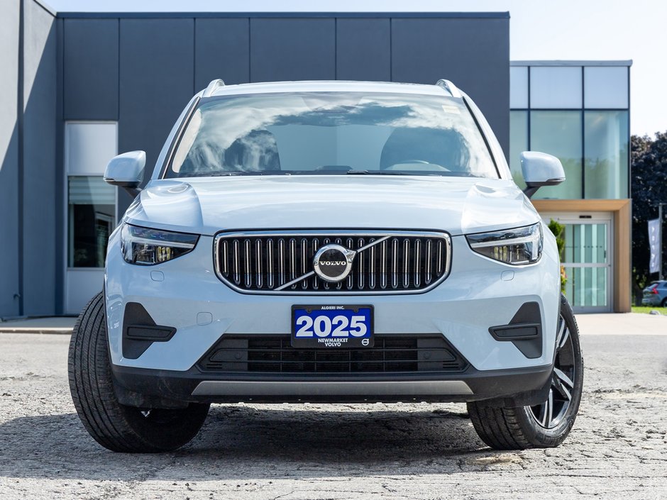 2025 Volvo XC40 B5 AWD  CPO FINANACE RATE 3.49%* UP TO 84 MONTH-1