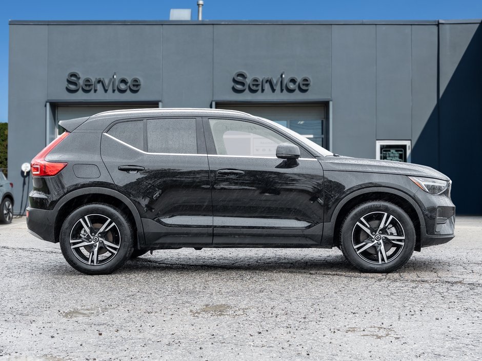 Volvo XC40 B5 AWD Core  CPOM RATE 3.49%* UP TO 84 MONTH 2025-4