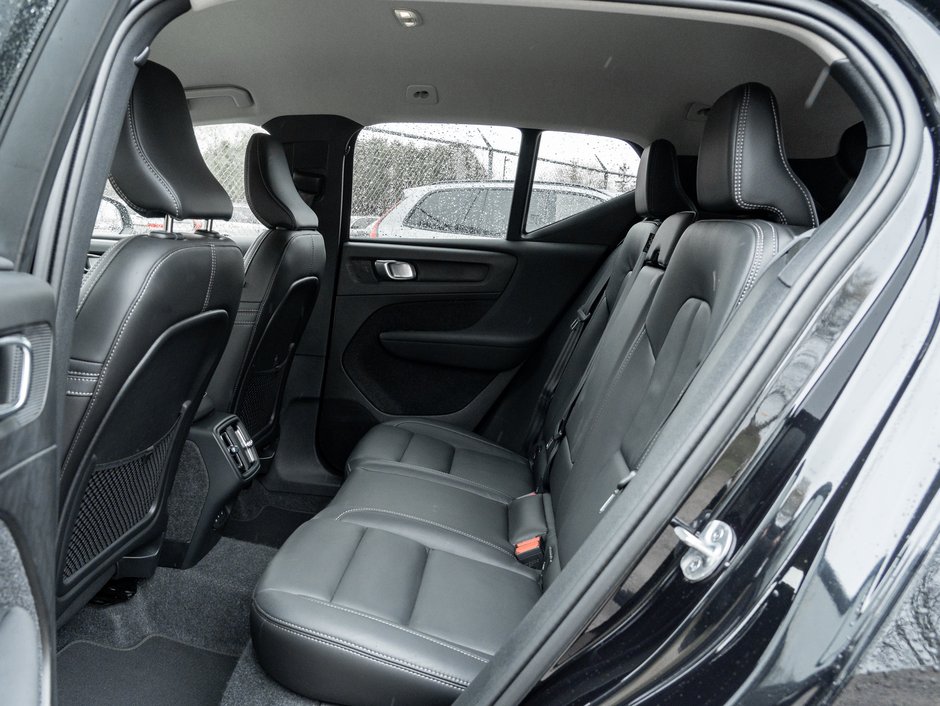 Volvo XC40 B5 AWD Core  CPOM RATE 3.49%* UP TO 84 MONTH 2025-20