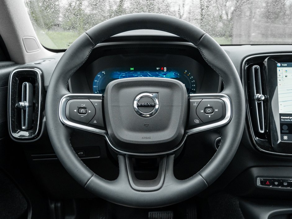 Volvo XC40 B5 AWD Core  CPOM RATE 3.49%* UP TO 84 MONTH 2025-7