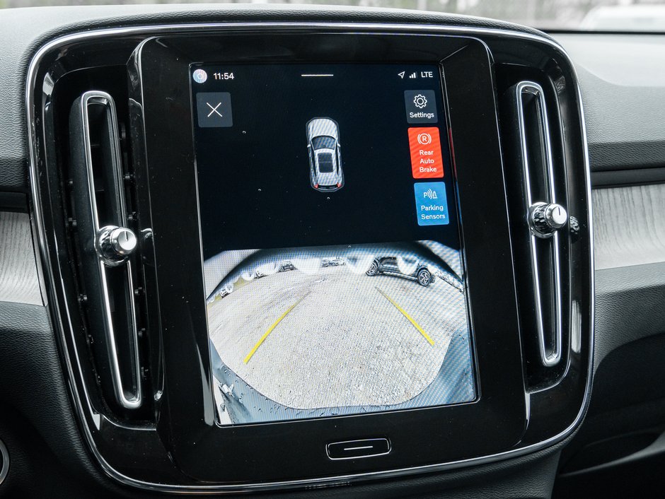 Volvo XC40 B5 AWD Core  CPO FIN RATE 3.49%*(84 MONTH) 2025-11