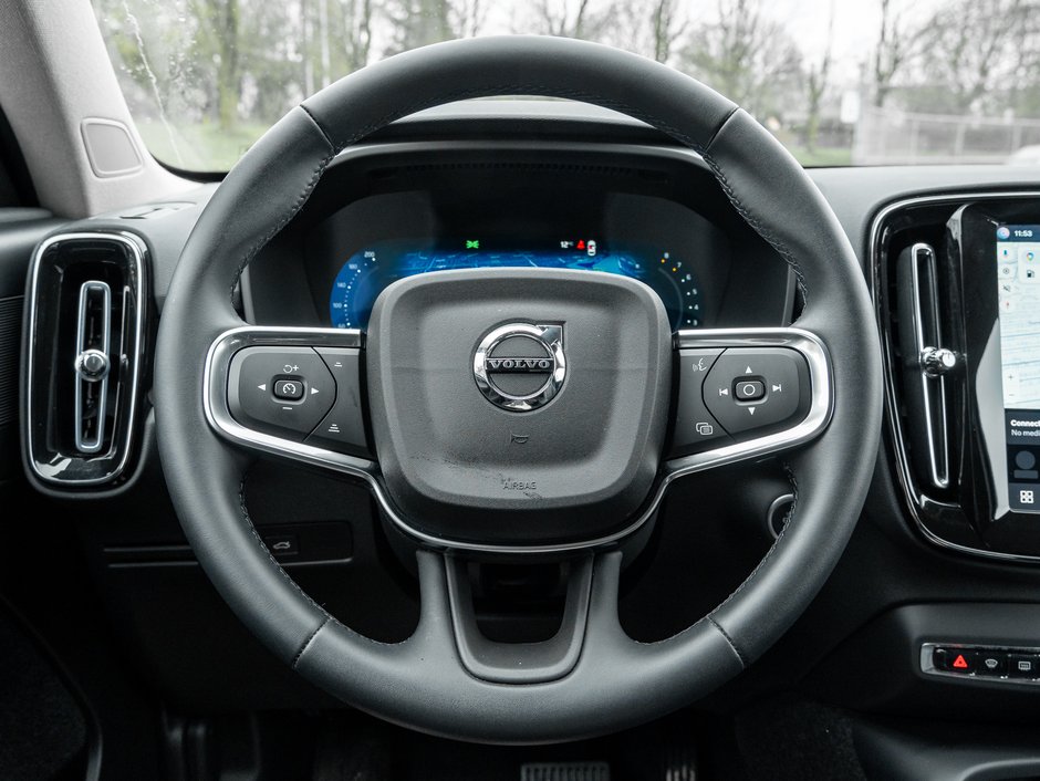 Volvo XC40 B5 AWD Core  CPO FIN RATE 3.49%*(84 MONTH) 2025-7