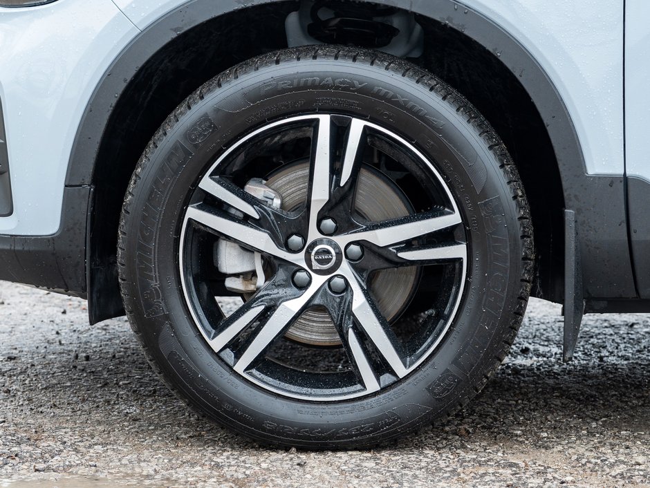 Volvo XC40 B5 AWD Core  CPO FIN RATE 3.49%*(84 MONTH) 2025-3
