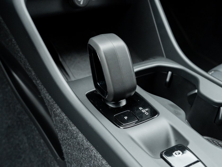 Volvo XC40 B5 AWD Core  CPO FIN RATE 3.49%*(84 MONTH) 2025-14
