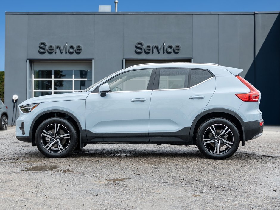 Volvo XC40 B5 AWD Core  CPO FIN RATE 3.49%*(84 MONTH) 2025-2