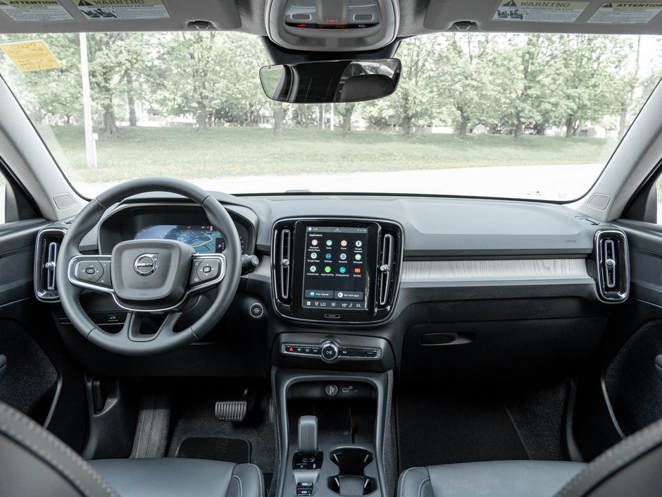 2025 Volvo XC40 B5 AWD  VOLVO CPO FINANCE RATE 3.49%* -84 MONTH-22