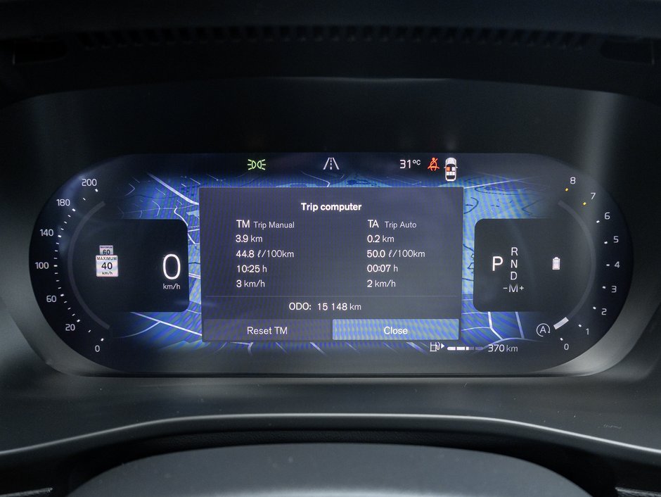 2025 Volvo XC40 B5 AWD Core  POWER PANO ROOF  FINANCE RATE 3.49%*-9