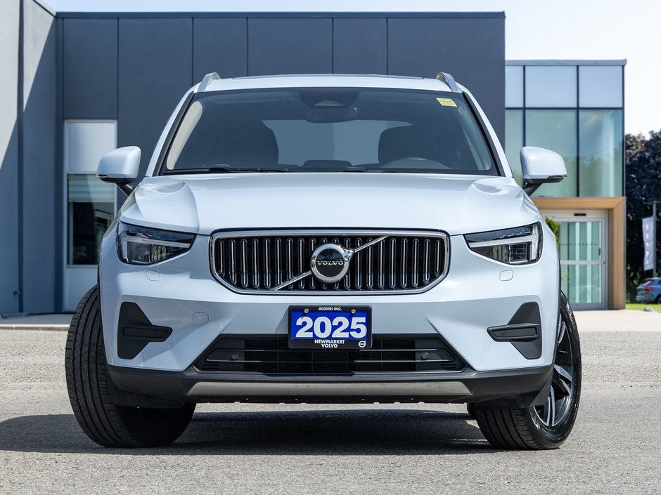 2025 Volvo XC40 B5 AWD Core  POWER PANO ROOF  FINANCE RATE 3.49%*-1