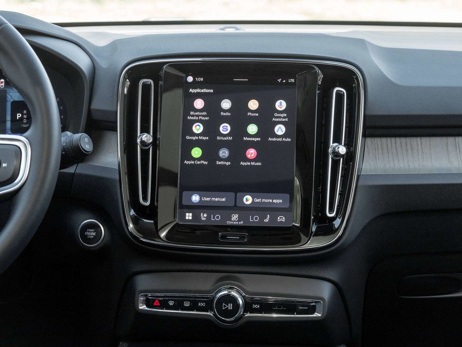 2025 Volvo XC40 PLUS^NOT Ex-Daily Rental^OFF LEASE^Rate fr 2.99%*-26