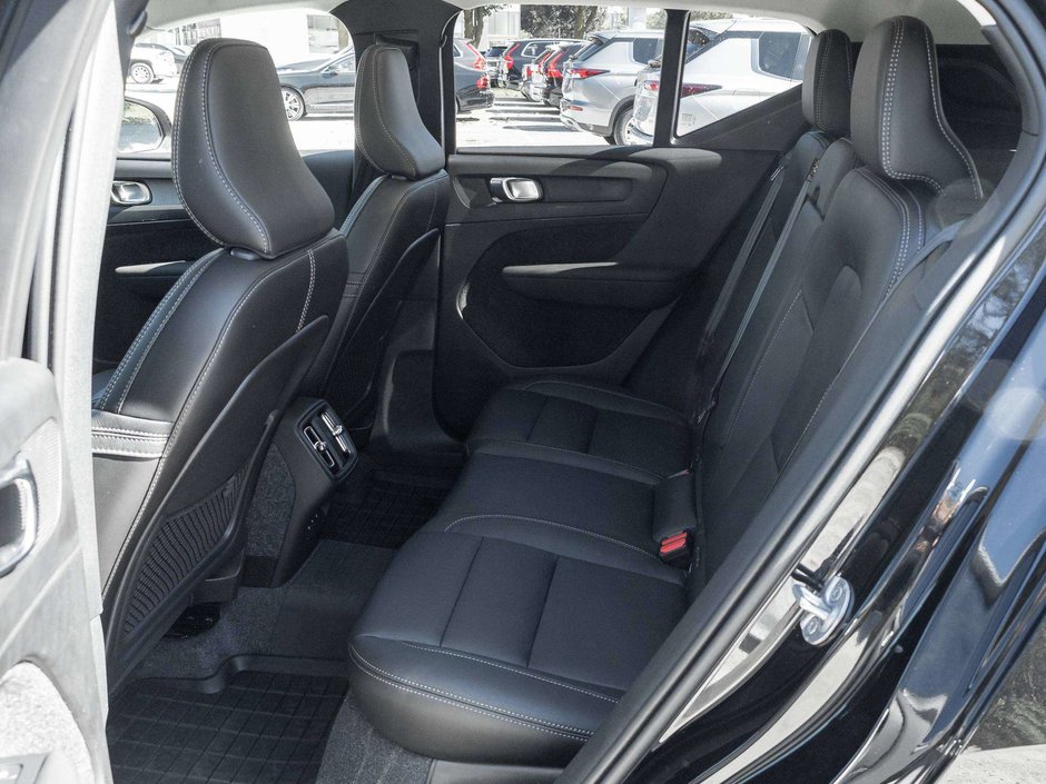2025 Volvo XC40 PLUS^NOT Ex-Daily Rental^OFF LEASE^Rate fr 2.99%*-23