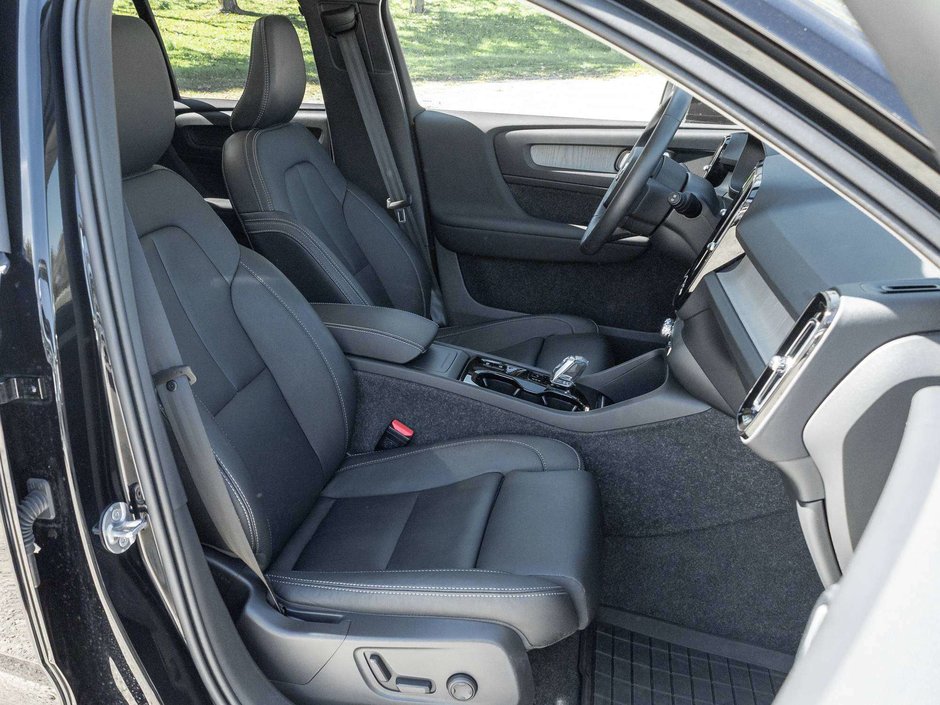 2025 Volvo XC40 PLUS^NOT Ex-Daily Rental^OFF LEASE^Rate fr 2.99%*-22
