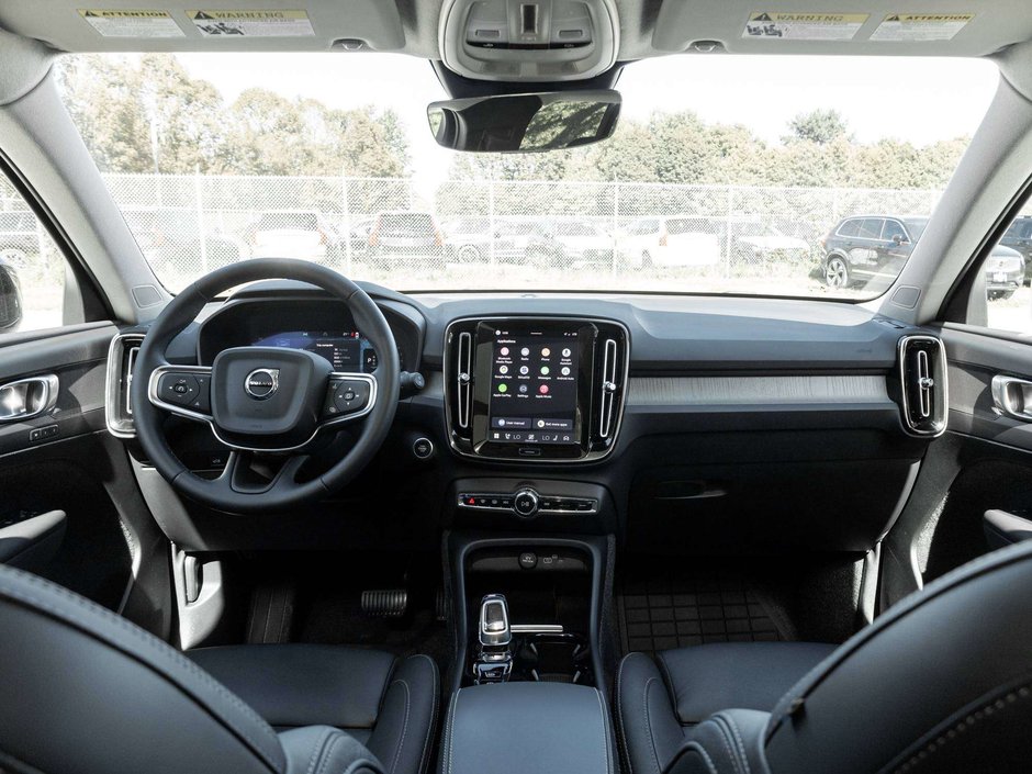2025 Volvo XC40 PLUS^NOT Ex-Daily Rental^OFF LEASE^Rate fr 2.99%*-25