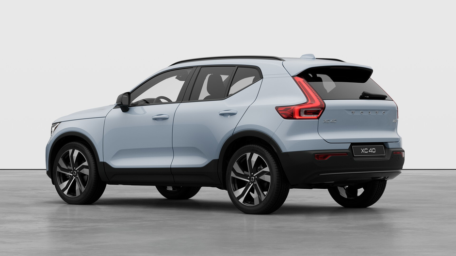 Volvo XC40 B5 AWD Ultra Dark Theme 2026-1