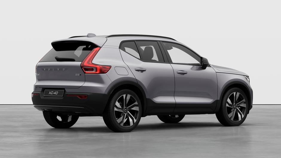 Volvo XC40 B5 AWD Plus Dark Theme 2026-3