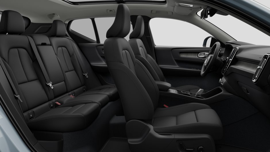 2026 Volvo XC40 B5 AWD Plus Dark Theme-12