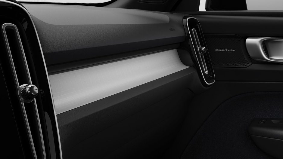 2026 Volvo XC40 B5 AWD Ultra Black Edition-8