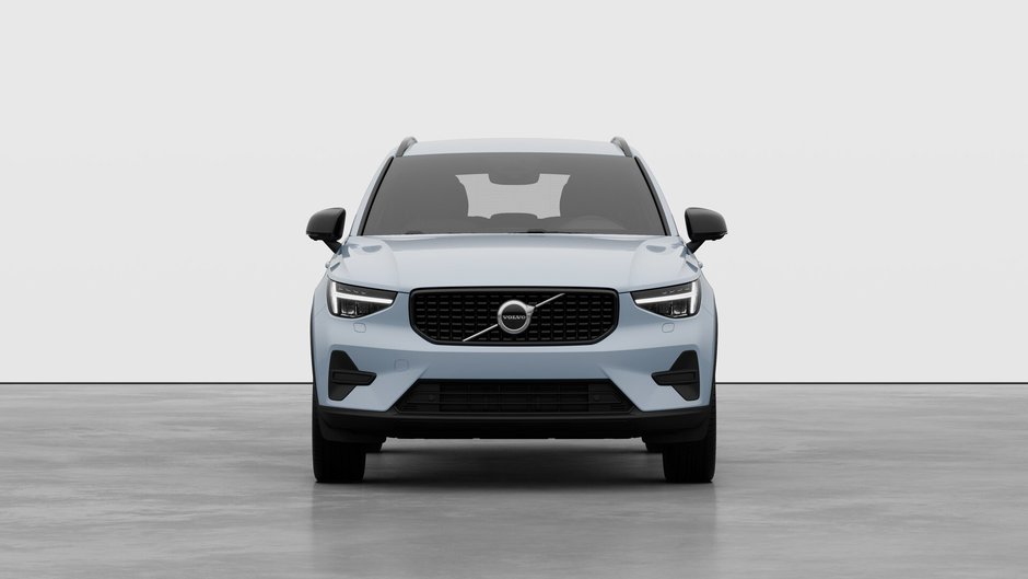 2026 Volvo XC40 B5 AWD Core Dark Theme-4