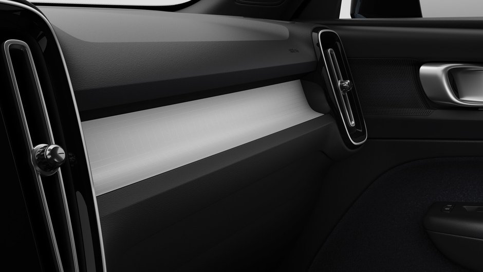 2026 Volvo XC40 B5 AWD Core Dark Theme-8