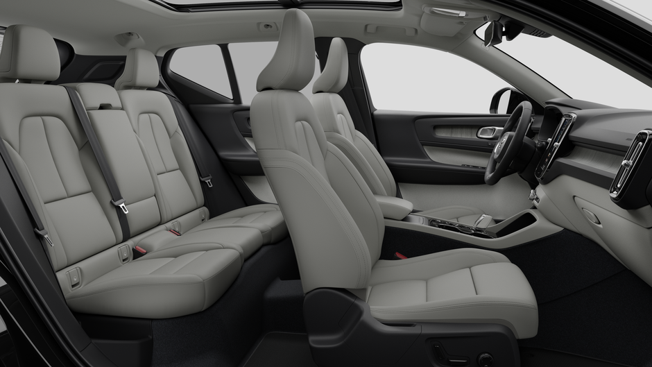 2026 Volvo XC40 B5 AWD Plus Dark Theme-12