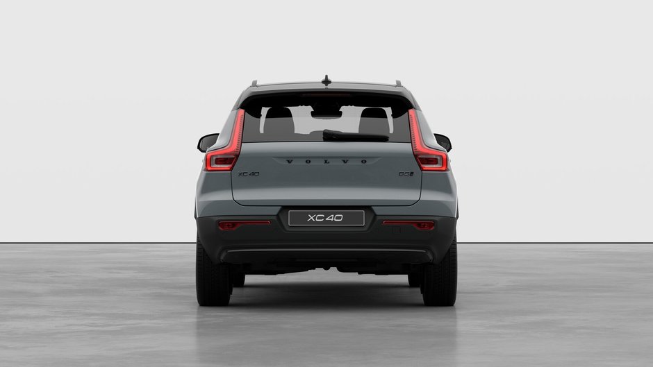 2026 Volvo XC40 B5 AWD Ultra Black Edition-5