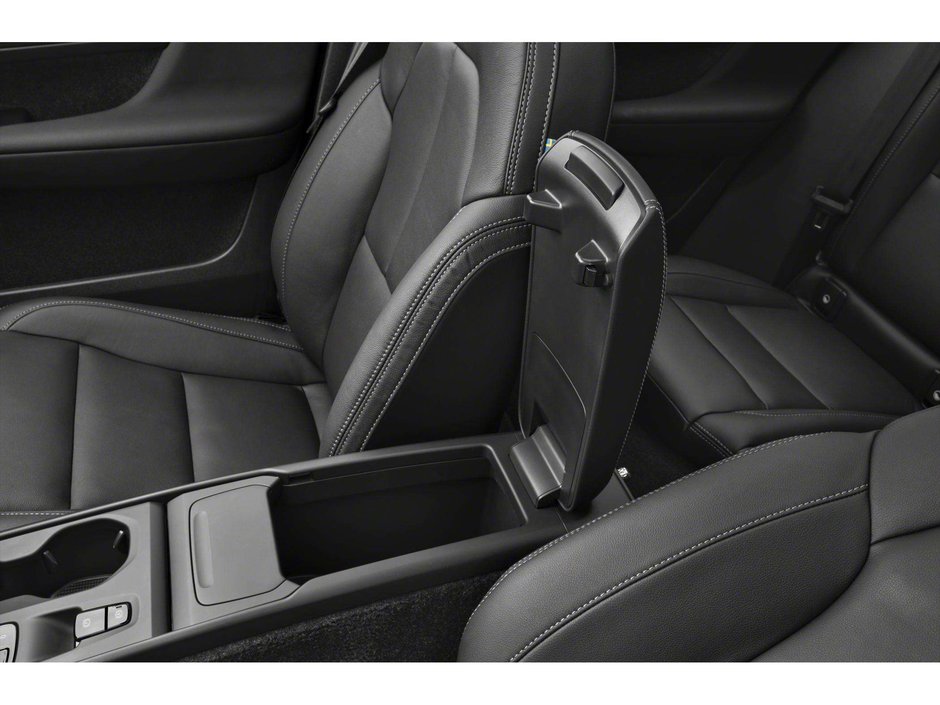 2026 Volvo XC40 PLUS^20Alloy Wheels^Volvo CPO Rate fr 2.99%*-8