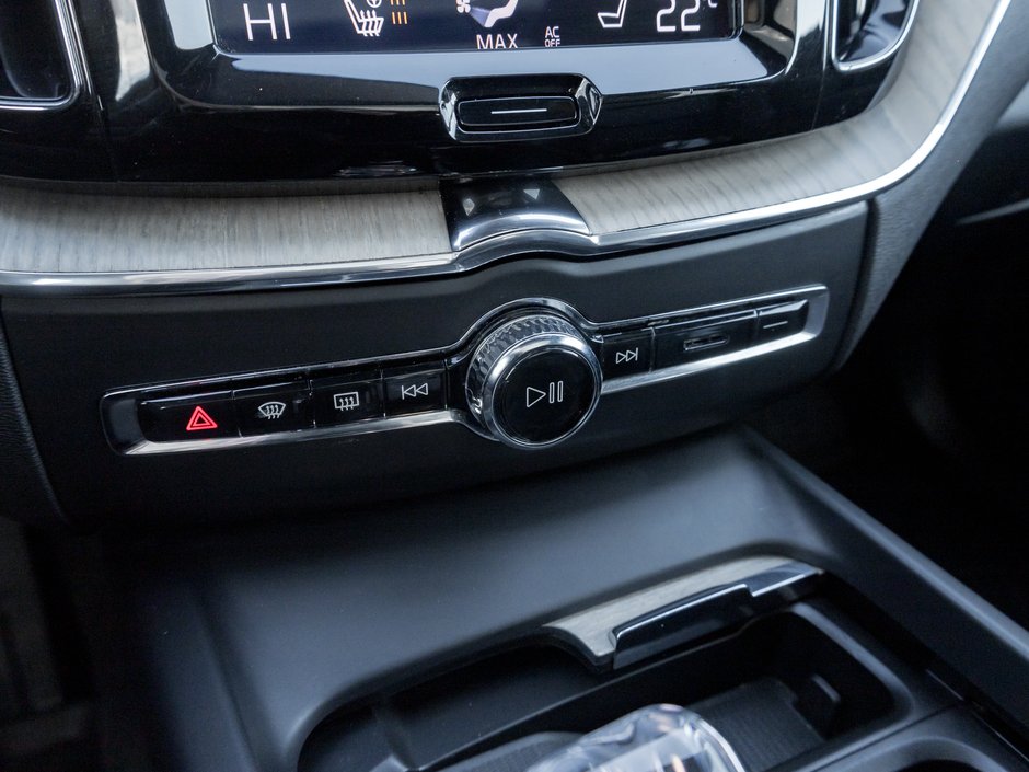 Volvo XC60 Plug-In Hybrid T8 eAWD Plug-In Hybrid INSCRIPTION  AIR SUSPENSION 2020-17