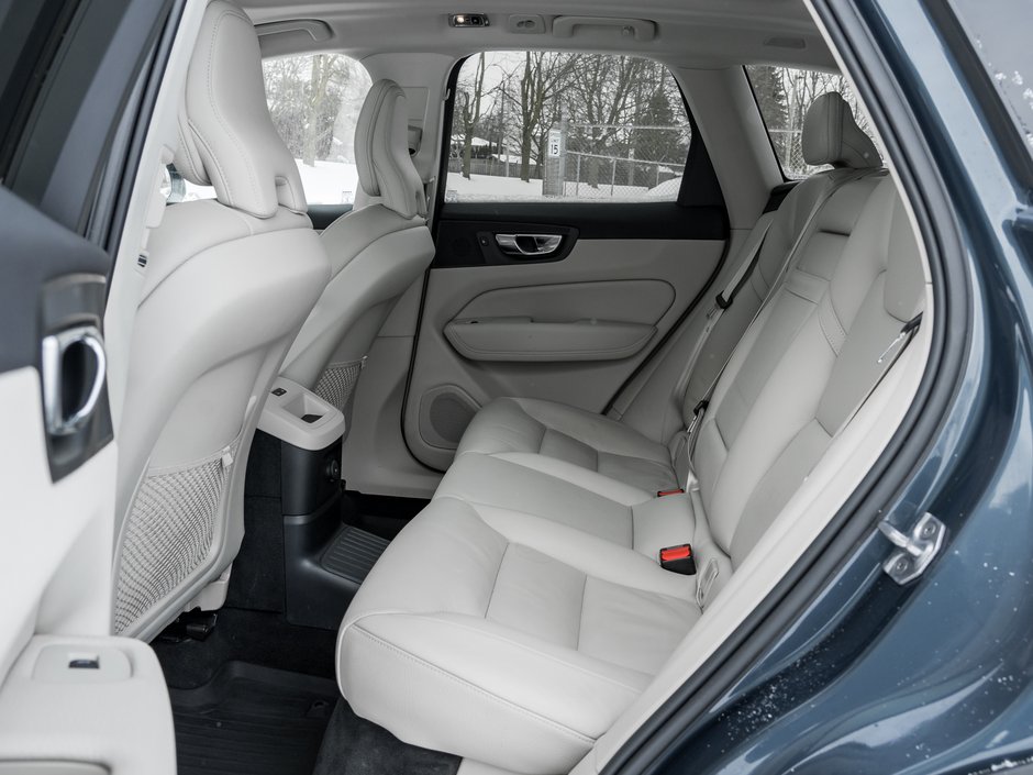 2021 Volvo XC60 Plug-In Hybrid Recharge T8eAWD PHEV Inscription Exp TRADE IN CPO-21