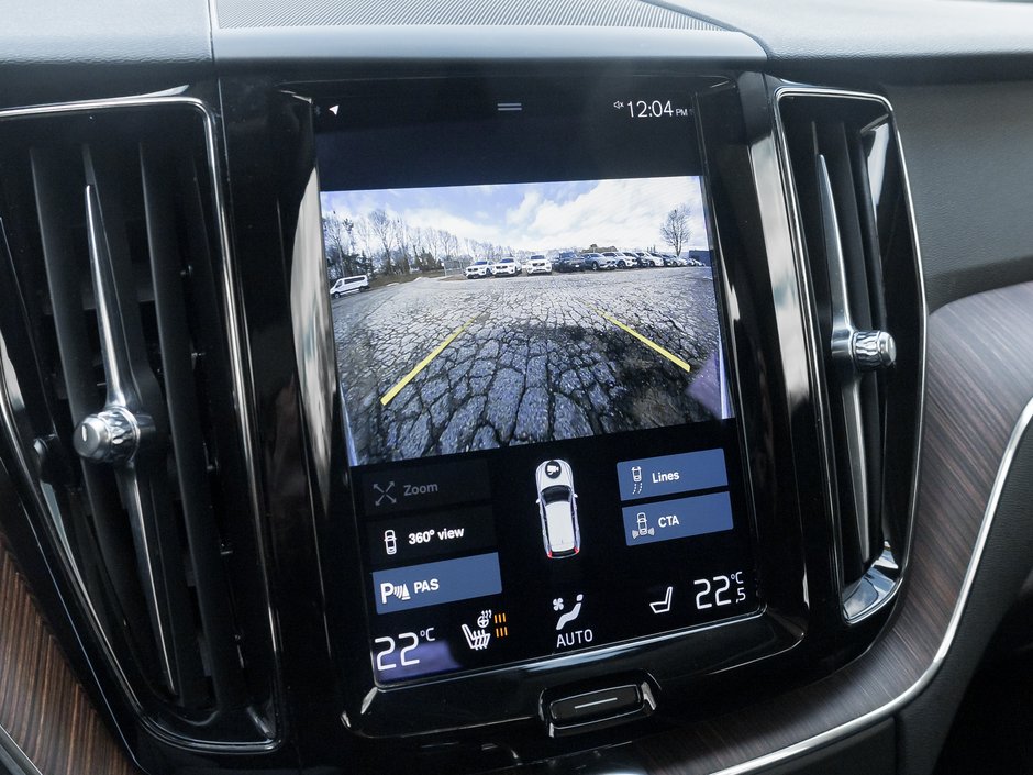 2021 Volvo XC60 Plug-In Hybrid Recharge T8 eAWD  LOW MILEAGE  VOLVO CPO-12