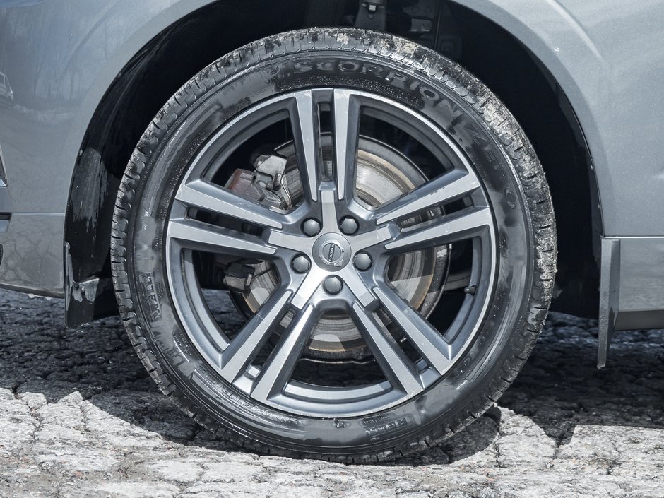 2021 Volvo XC60 Plug-In Hybrid Recharge T8 eAWD  LOW MILEAGE  VOLVO CPO-4