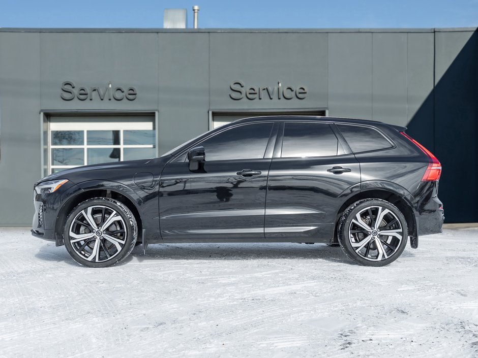 2022 Volvo XC60 Plug-In Hybrid T8 eAWD PHEV R-Design  NEW TIRES  VOLVO CPO-2