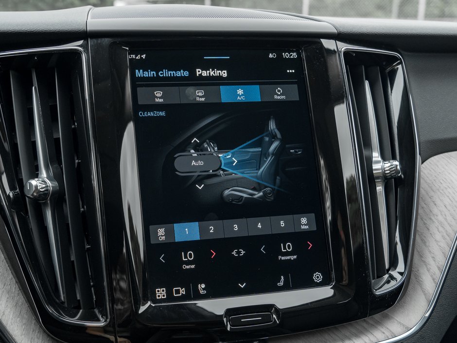 2025 Volvo XC60 Plug-in Hybrid T8 AWD Plus Dark Theme POLESTAR CPO GOOGLE ASSIST-18
