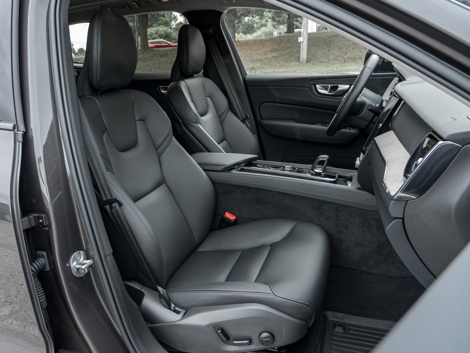2025 Volvo XC60 Plug-in Hybrid T8 AWD Plus Dark Theme POLESTAR CPO GOOGLE ASSIST-20