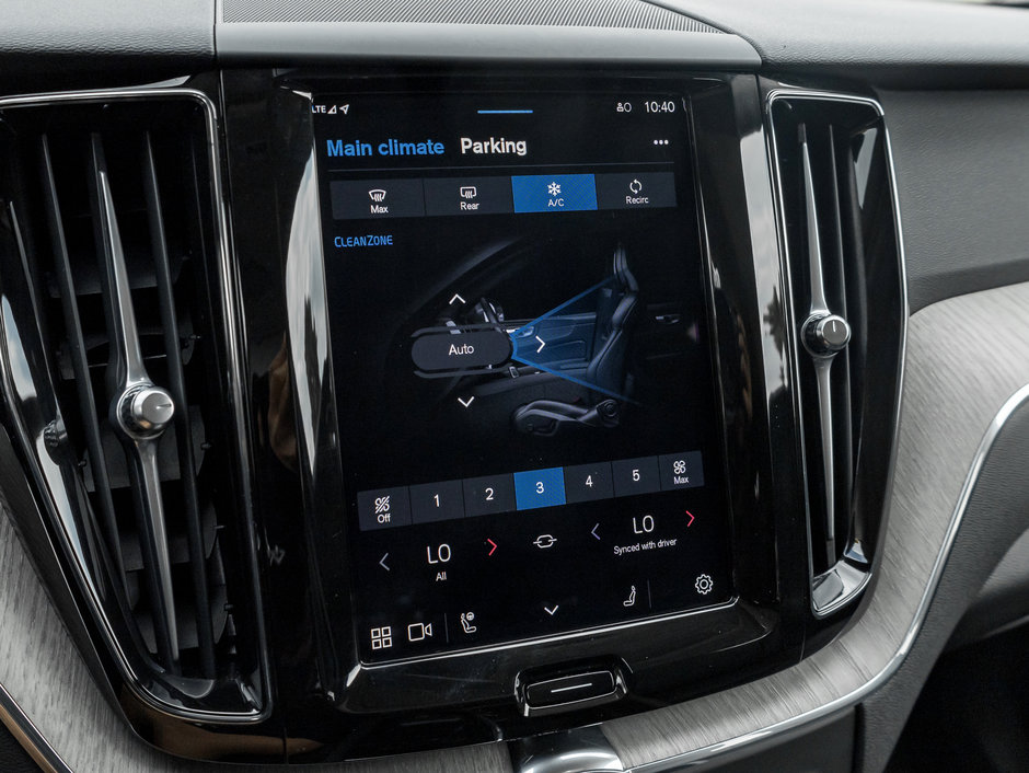 Volvo XC60 Plug-in Hybrid T8 AWD Plus Dark Theme POLESTAR CPO GOOGLE ASSIST 2025-19