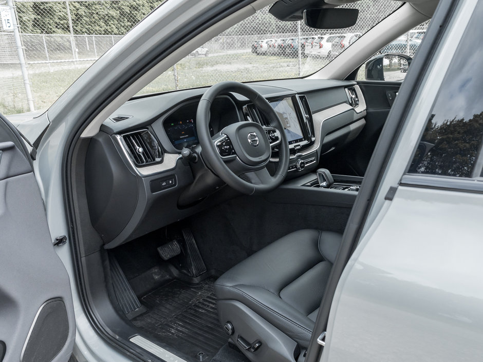 Volvo XC60 Plug-in Hybrid T8 AWD Plus Dark Theme POLESTAR CPO GOOGLE ASSIST 2025-6