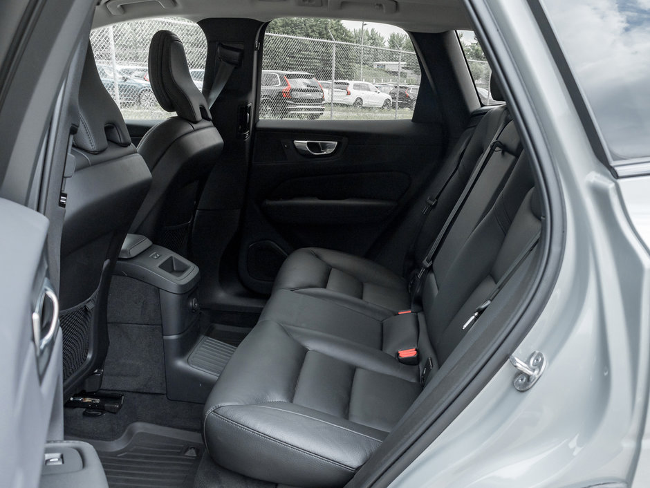 Volvo XC60 Plug-in Hybrid T8 AWD Plus Dark Theme POLESTAR CPO GOOGLE ASSIST 2025-23