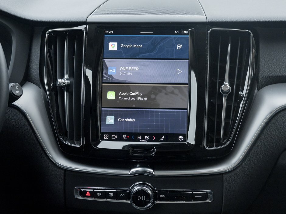 2025 Volvo XC60 Plug-In Hybrid T8 AWD Core Dark  Theme PLUG IN HYBRID  VOLVO CPO-24