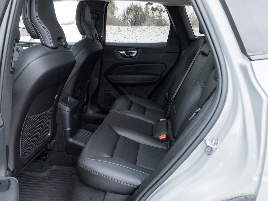 2025 Volvo XC60 Plug-In Hybrid T8 AWD Core Dark  Theme PLUG IN HYBRID  VOLVO CPO-21