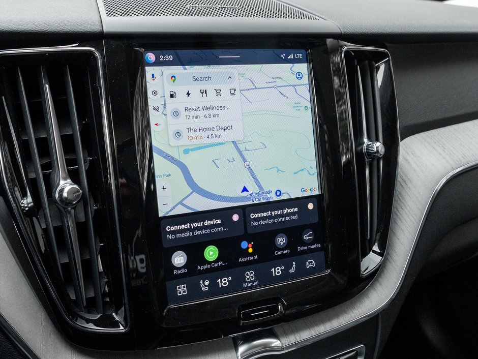 2025 Volvo XC60 Plug-In Hybrid T8 AWD Plus Dark Theme  LOW KM  CPO RATE FR 3.49%*-12