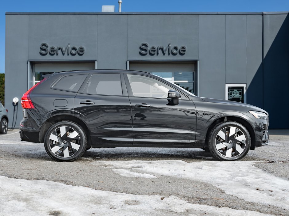 2025 Volvo XC60 Plug-In Hybrid T8 AWD Plus Dark Theme  LOW KM  CPO RATE FR 3.49%*-5